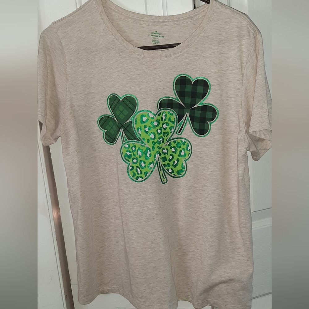 Celebrate! St. Patrick's Day * Ladies Size L (12-14) Tee